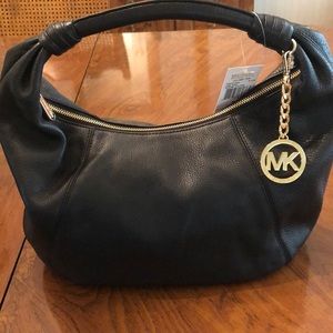 Michael Kors Leather Hobo in Black